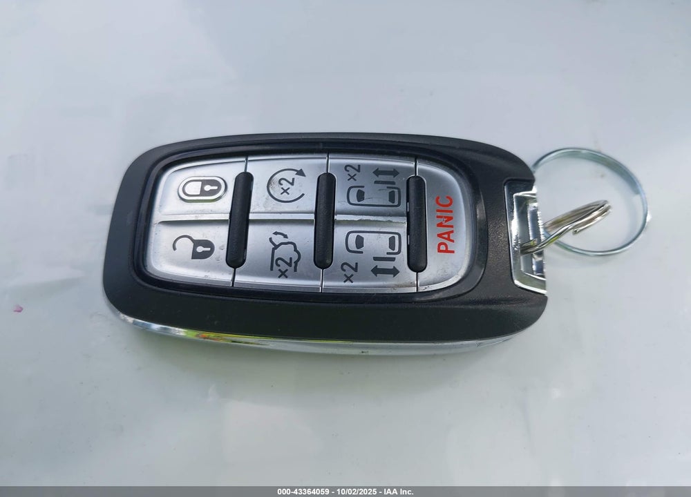 2022 CHRYSLER PACIFICA HYBRID TOURING L VIN: 2C4RC1L72NR209427