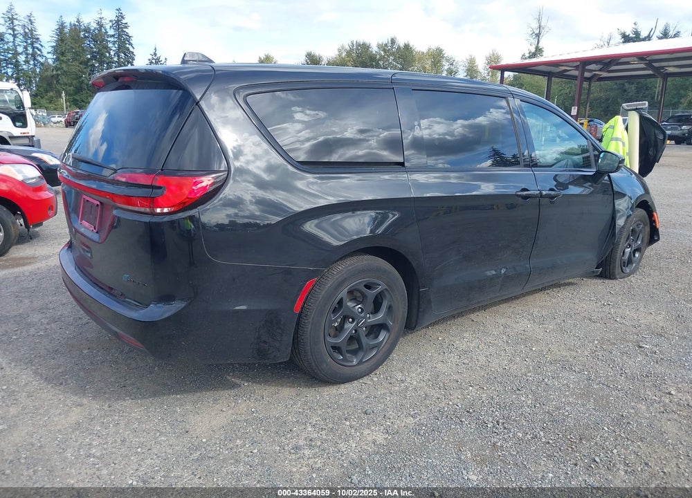 2022 CHRYSLER PACIFICA HYBRID TOURING L VIN: 2C4RC1L72NR209427