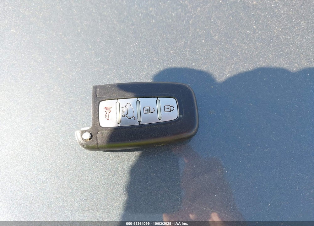 2011 KIA SORENTO EX V6 VIN: 5XYKUDA2XBG117148