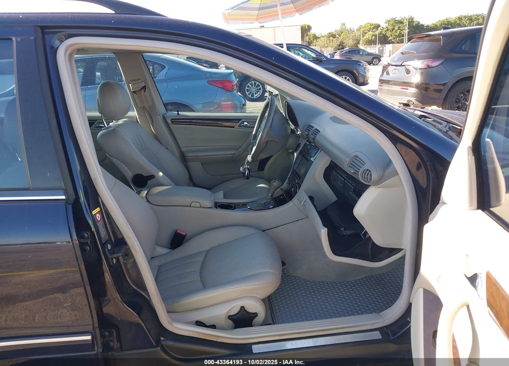 2005 MERCEDES-BENZ C 240 LUXURY 4MATIC VIN: WDBRH81JX5F635431
