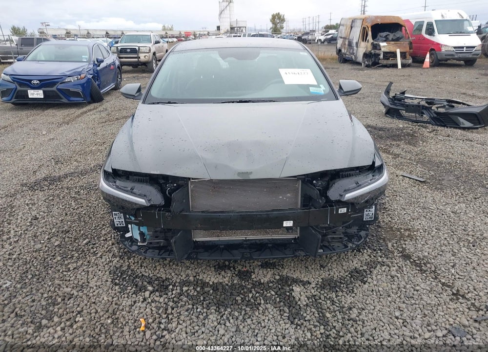 2024 HYUNDAI ELANTRA SEL VIN: KMHLM4DG7RU807195