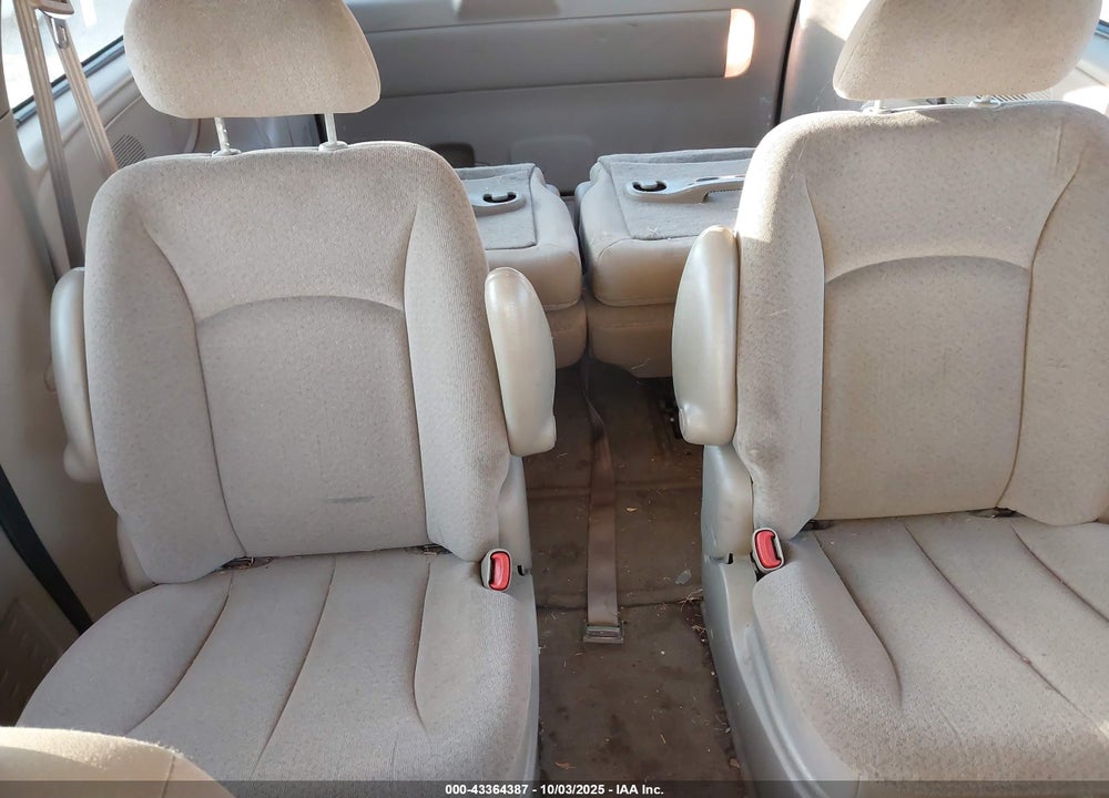 2002 DODGE GRAND CARAVAN SPORT VIN: 2B4GP44322R580296