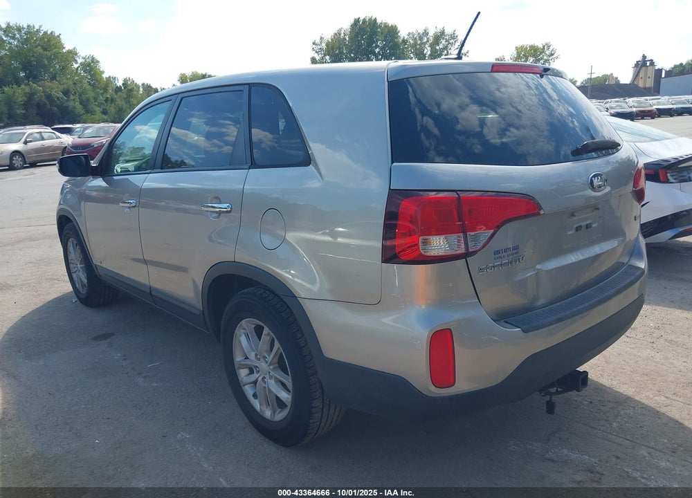2015 KIA SORENTO VIN: 5XYKTCA65FG568235