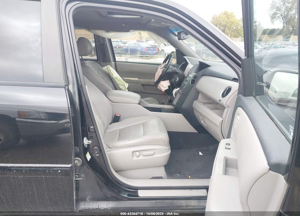 2011 HONDA PILOT EX-L VIN: 5FNYF4H51BB029486