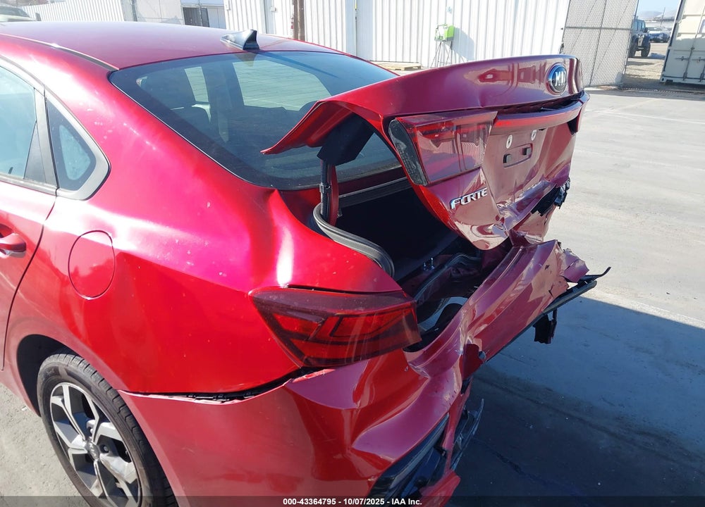 2019 KIA FORTE LXS VIN: 3KPF24AD8KE081756