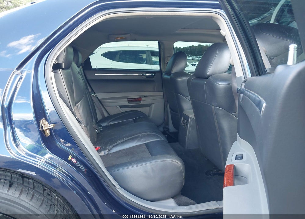 2005 CHRYSLER 300C VIN: 2C3AA63H65H137165