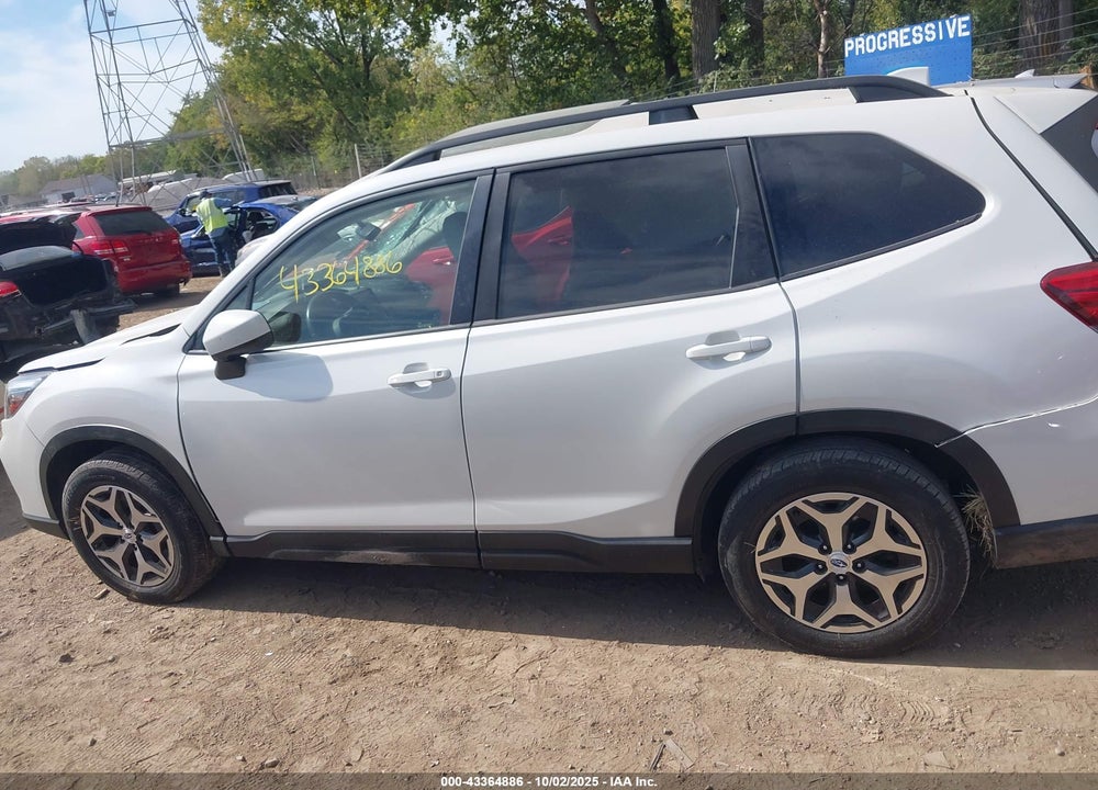 2020 SUBARU FORESTER PREMIUM VIN: JF2SKAJC7LH402817