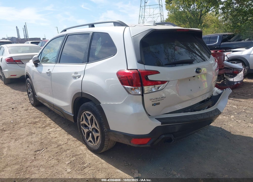 2020 SUBARU FORESTER PREMIUM VIN: JF2SKAJC7LH402817