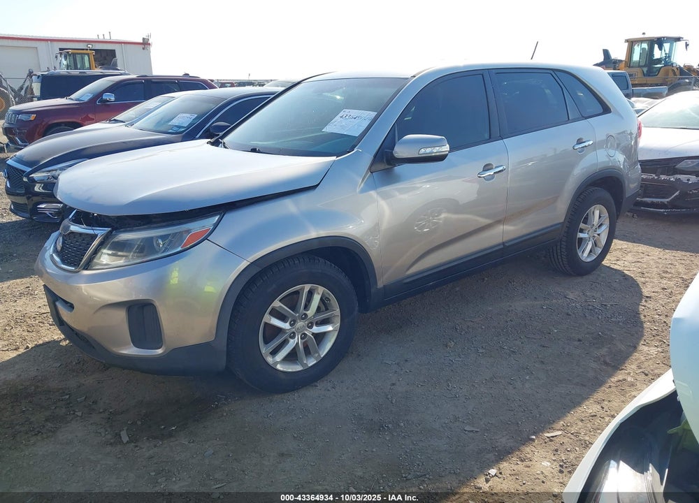 2015 KIA SORENTO LX VIN: 5XYKT3A6XFG596306