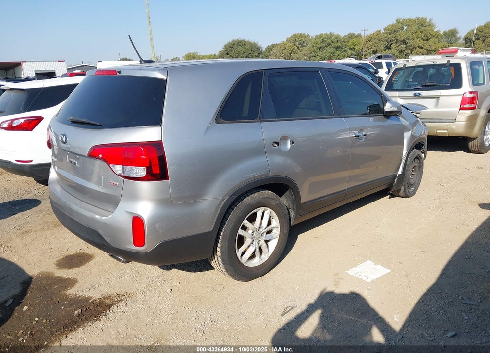 2015 KIA SORENTO LX VIN: 5XYKT3A6XFG596306