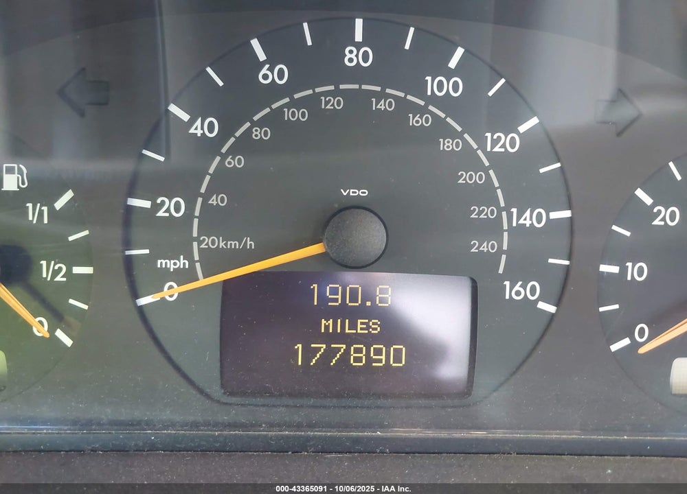 2002 MERCEDES-BENZ CLK 320 VIN: WDBLK65G22T120317