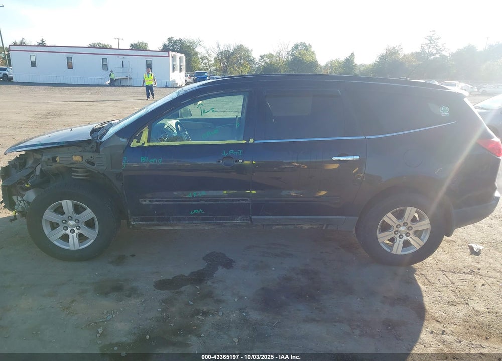 2009 CHEVROLET TRAVERSE VIN: 1GNEV23D59S141074