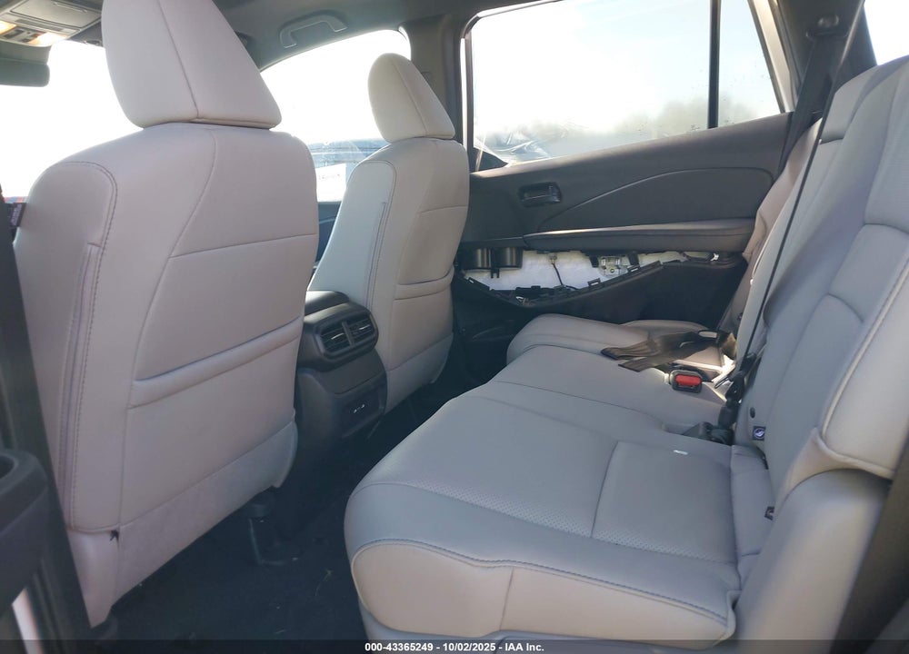 2024 HONDA PASSPORT VIN: 5FNYF8H50RB017606