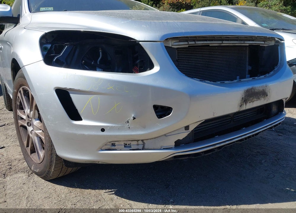 2016 VOLVO XC60 T5 PREMIER VIN: YV4612RK5G2831142