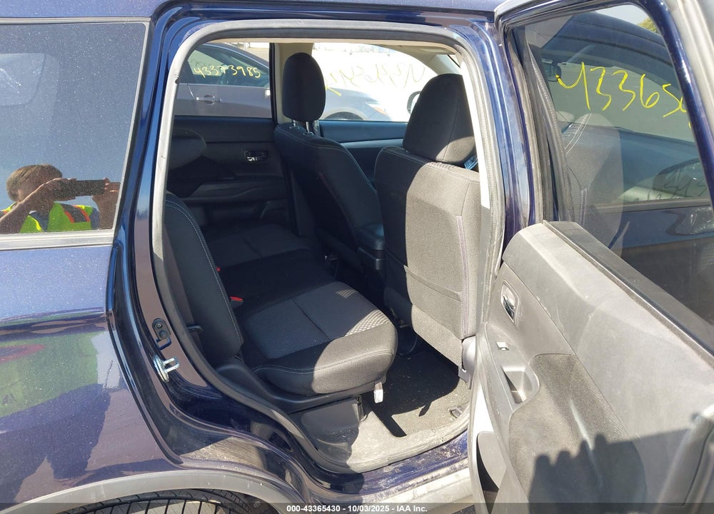 2016 MITSUBISHI OUTLANDER ES VIN: JA4AD2A30GZ038535