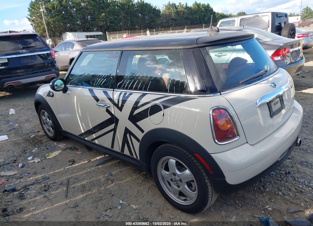 2007 MINI COOPER VIN: WMWMF33587TT58378