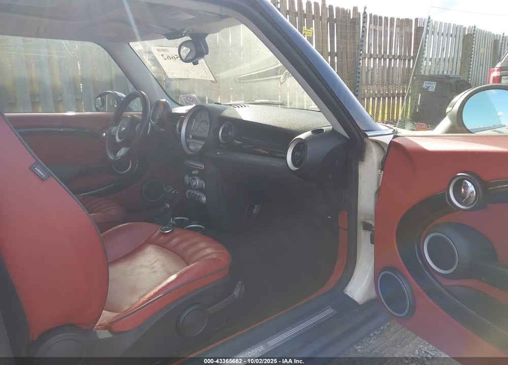 2007 MINI COOPER VIN: WMWMF33587TT58378