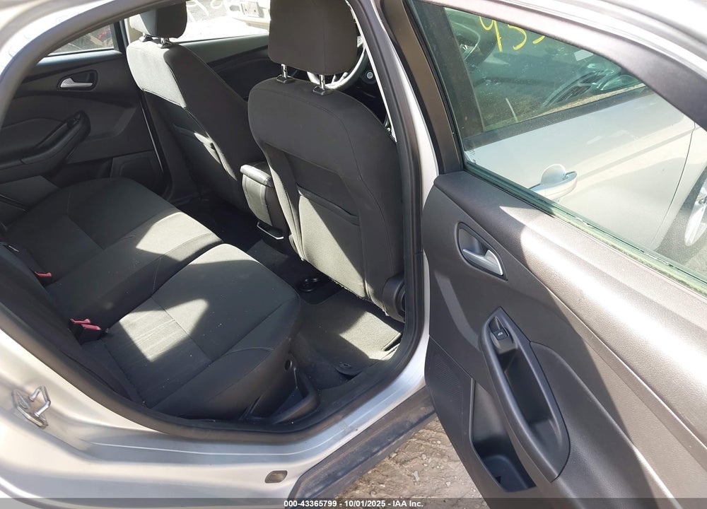 2015 FORD FOCUS VIN: 1FADP3K20FL316119