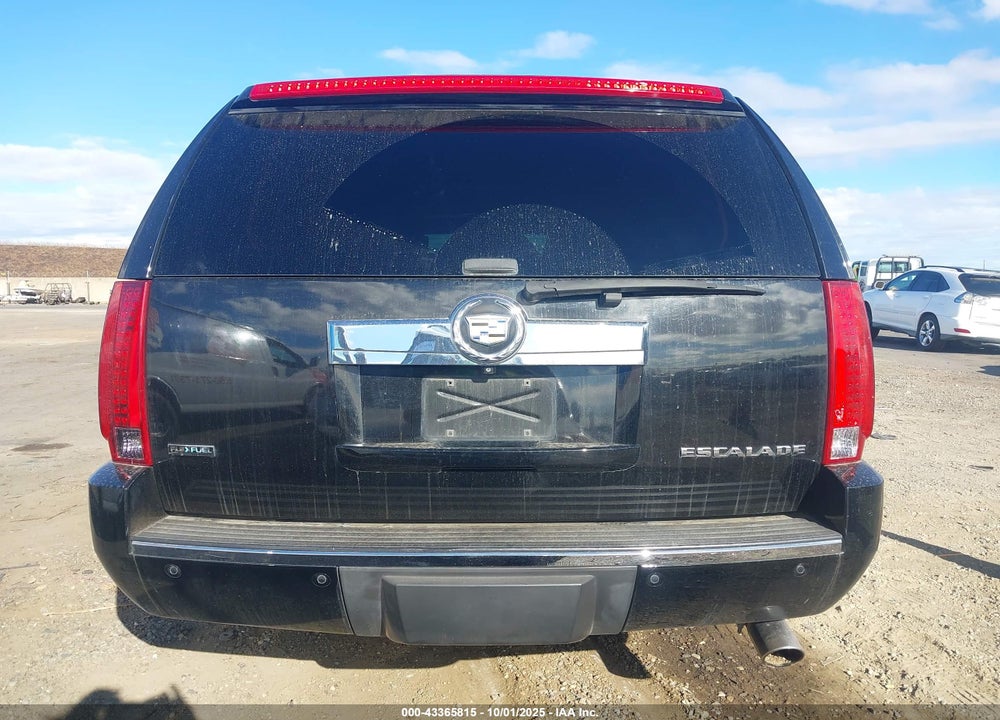 2011 CADILLAC ESCALADE ESV LUXURY VIN: 1GYS4HEF4BR354623