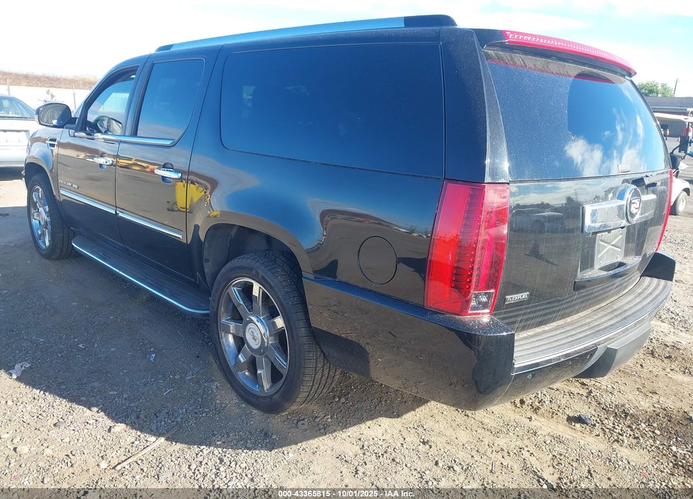 2011 CADILLAC ESCALADE ESV LUXURY VIN: 1GYS4HEF4BR354623