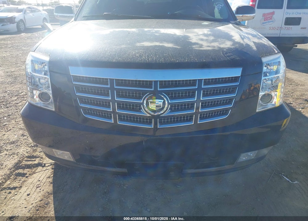 2011 CADILLAC ESCALADE ESV LUXURY VIN: 1GYS4HEF4BR354623