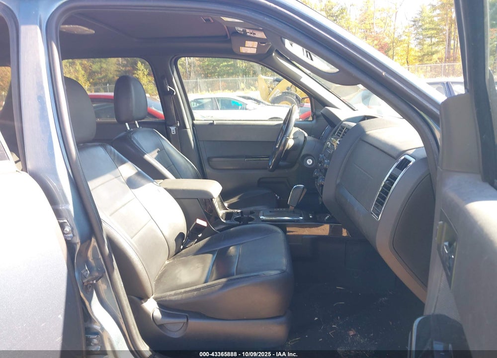 2011 FORD ESCAPE VIN: 1FMCU9EGXBKB81834