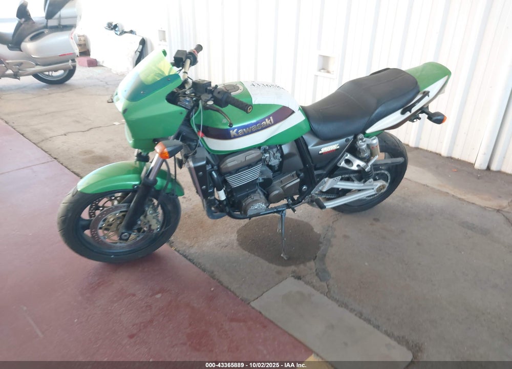 2002 KAWASAKI ZR1200 A VIN: JKAZR9A182A015717