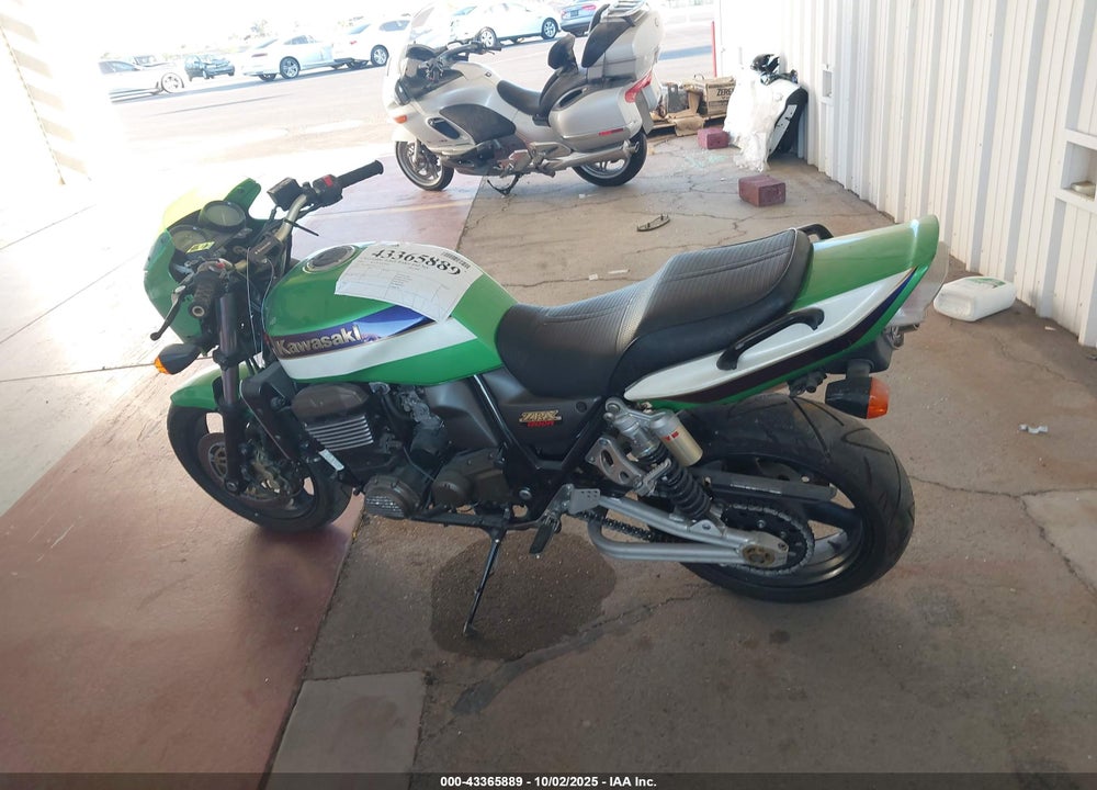 2002 KAWASAKI ZR1200 A VIN: JKAZR9A182A015717