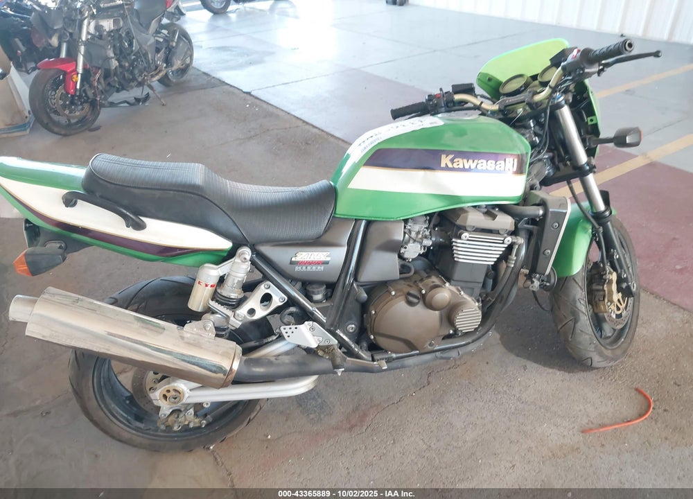 2002 KAWASAKI ZR1200 A VIN: JKAZR9A182A015717