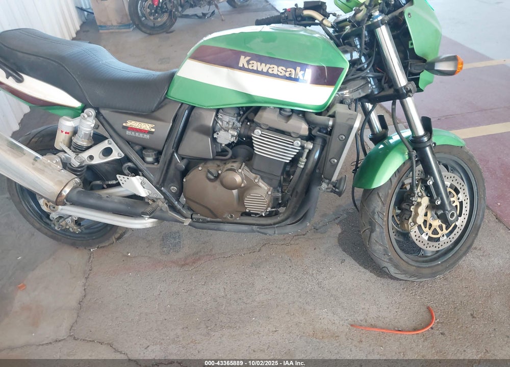 2002 KAWASAKI ZR1200 A VIN: JKAZR9A182A015717