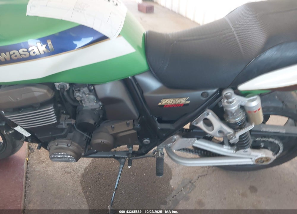 2002 KAWASAKI ZR1200 A VIN: JKAZR9A182A015717