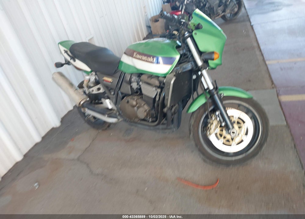 2002 KAWASAKI ZR1200 A VIN: JKAZR9A182A015717