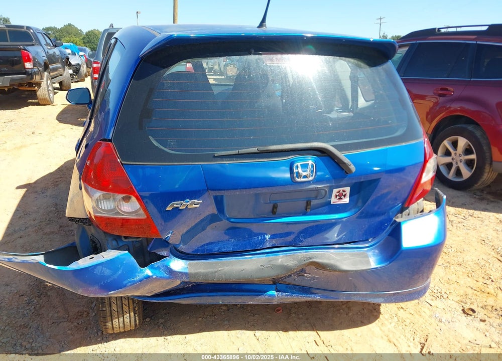 2008 HONDA FIT VIN: JHMGD38658S062733