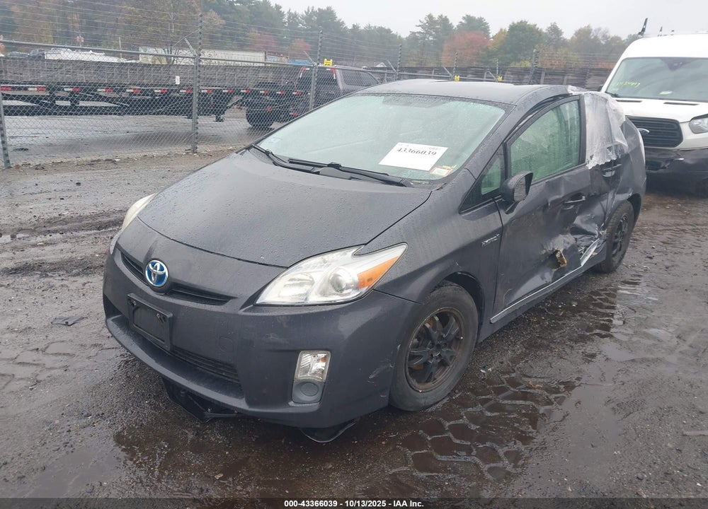 2011 TOYOTA PRIUS THREE VIN: JTDKN3DU0B1363095