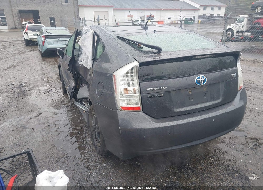2011 TOYOTA PRIUS THREE VIN: JTDKN3DU0B1363095