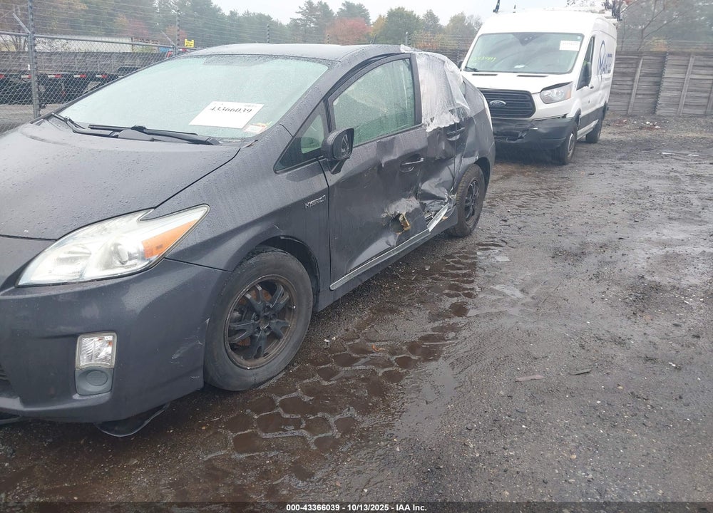 2011 TOYOTA PRIUS THREE VIN: JTDKN3DU0B1363095