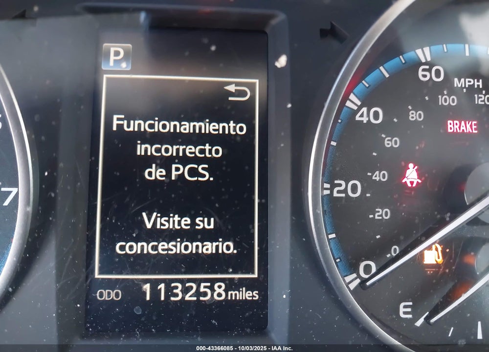 2018 TOYOTA RAV4 LE VIN: 2T3BFREV2JW804104