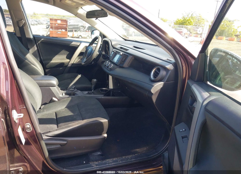 2018 TOYOTA RAV4 LE VIN: 2T3BFREV2JW804104