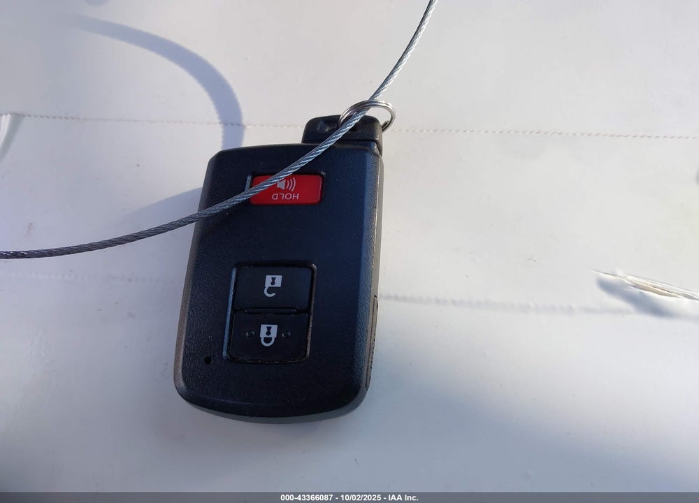 2018 TOYOTA RAV4 VIN: 2T3RFREV3JW809665