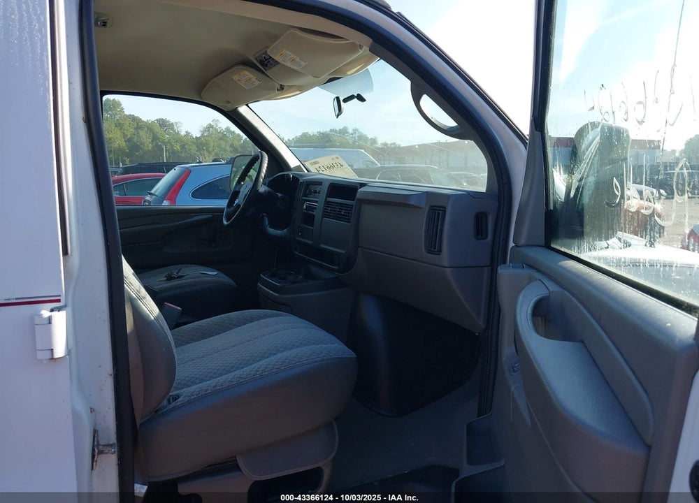 2004 CHEVROLET EXPRESS VIN: 1GAGG25U341215429