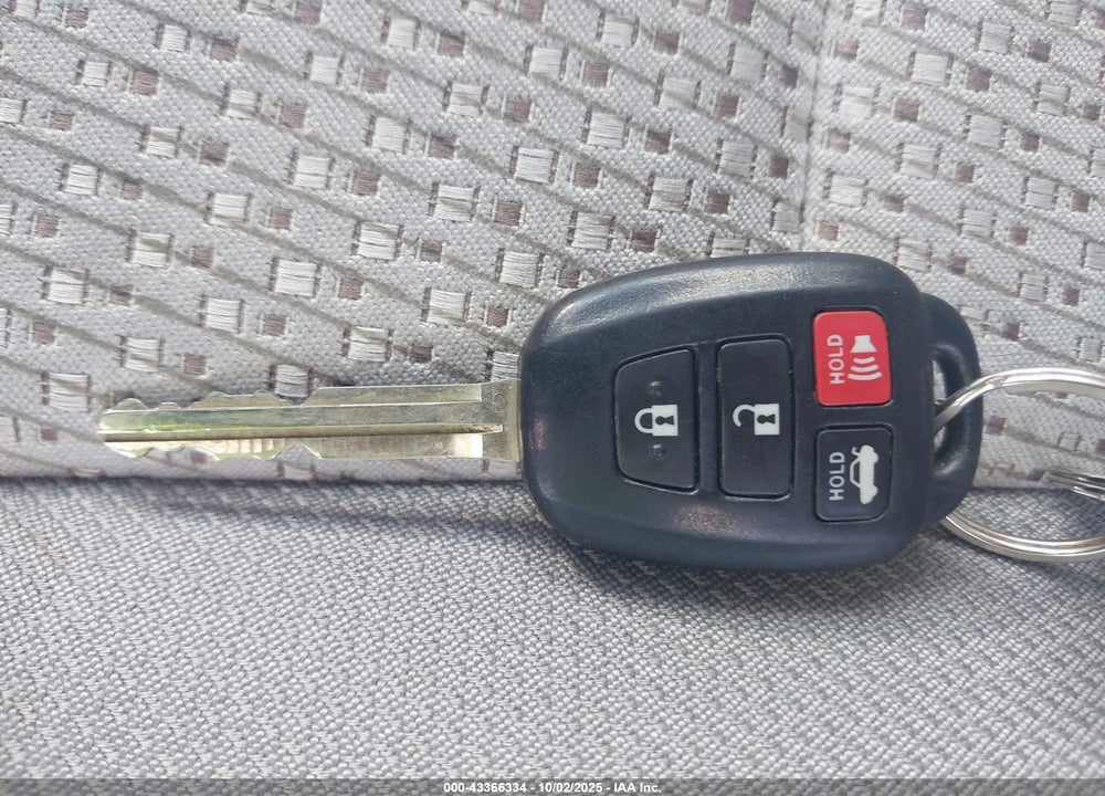 2012 TOYOTA CAMRY LE VIN: 4T1BF1FK8CU004070