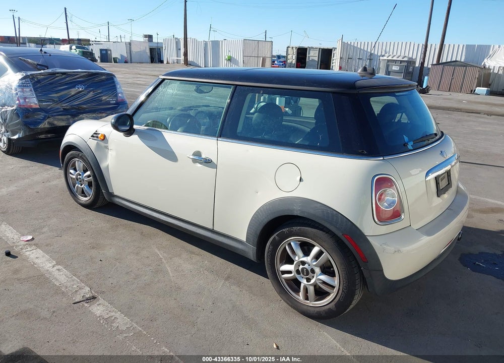 2013 MINI HARDTOP COOPER VIN: WMWSU3C52DT678241