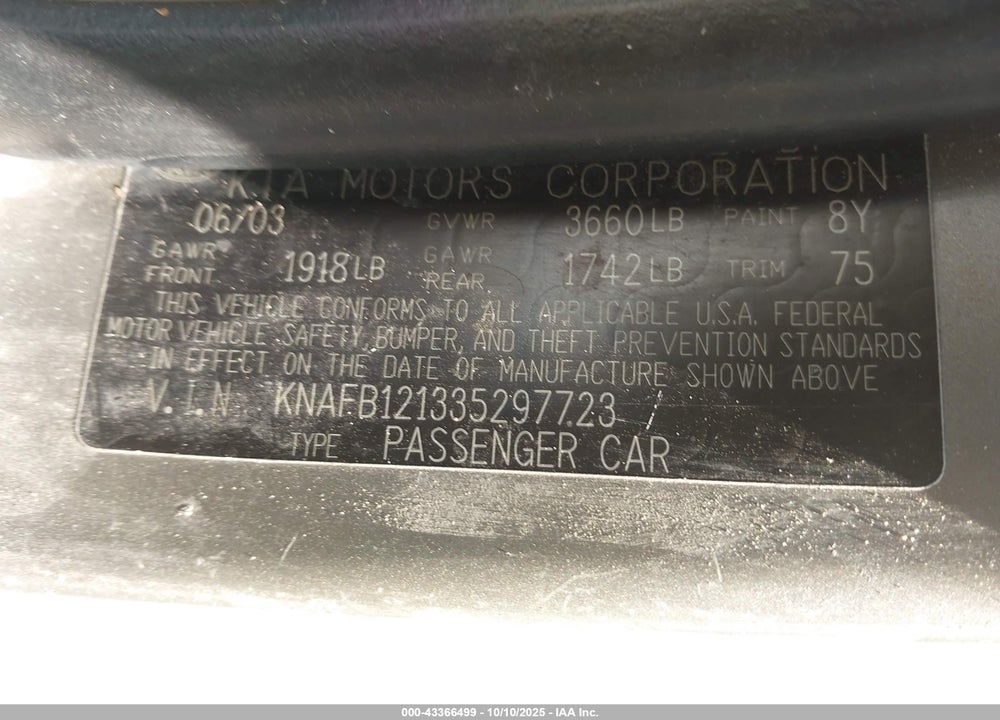 2003 KIA SPECTRA VIN: KNAFB121335297723