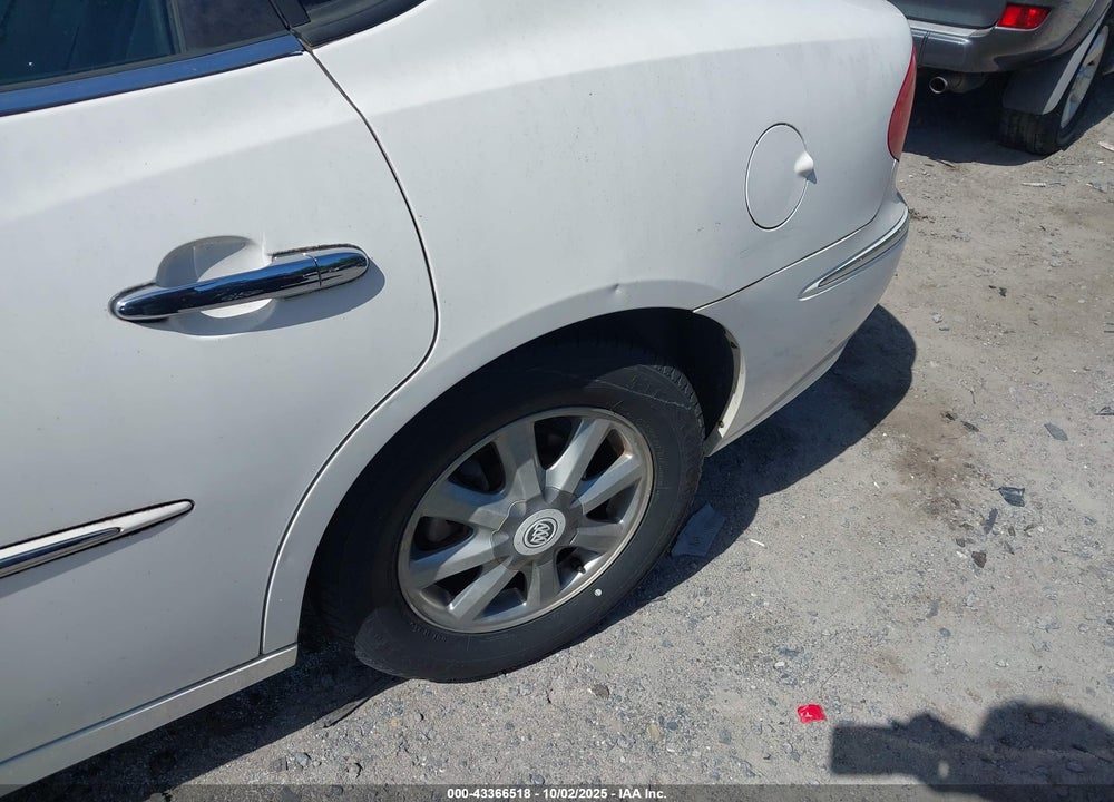 2008 BUICK LACROSSE VIN: 2G4WD582381134482
