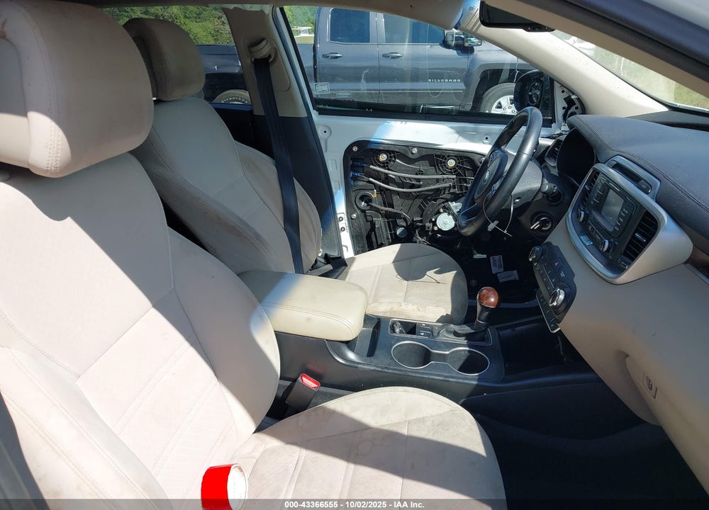 2016 KIA SORENTO 2.4L LX VIN: 5XYPG4A38GG089573