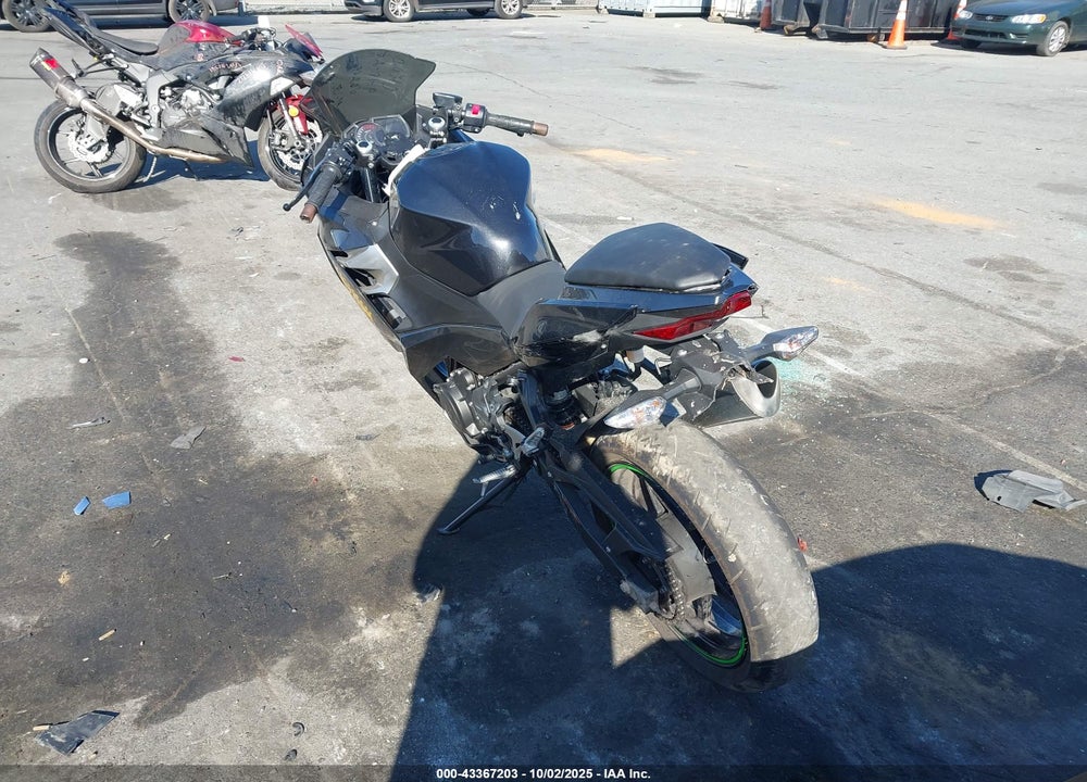 2022 KAWASAKI EX400 VIN: JKAEXKH15NDAG6269