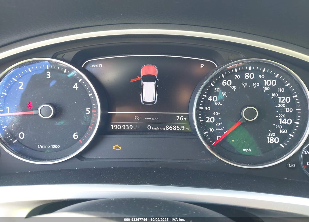 2013 VOLKSWAGEN TOUAREG VIN: WVGEP9BP9DD007068