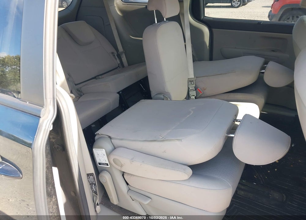 2016 KIA SEDONA LX VIN: KNDMB5C11G6192601