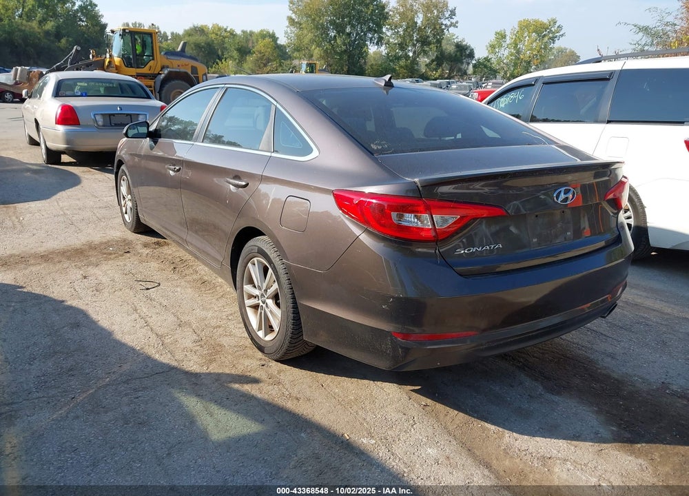 2015 HYUNDAI SONATA VIN: 5NPE24AF2FH210489