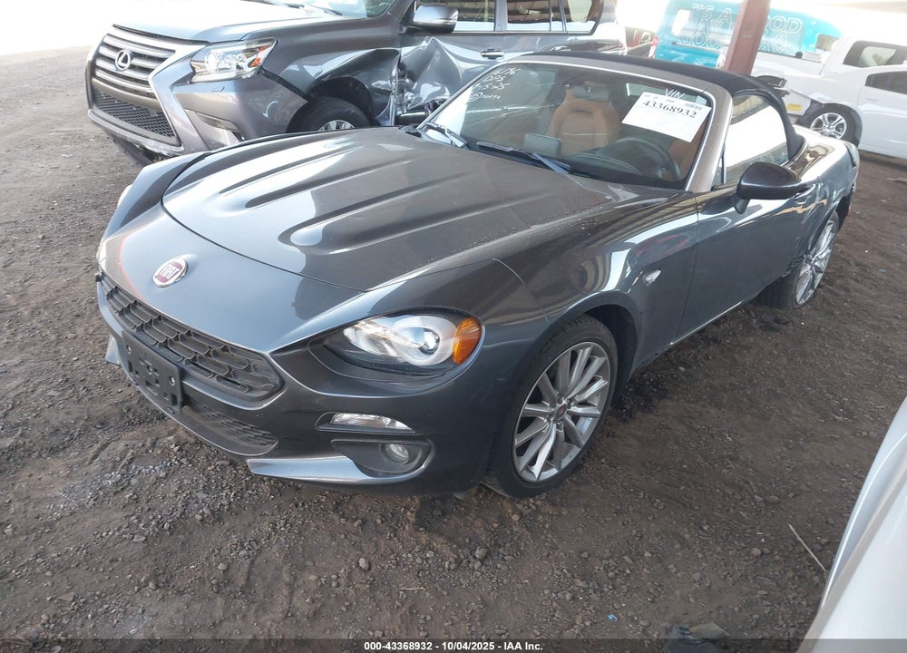 2017 FIAT 124 SPIDER LUSSO VIN: JC1NFAEKXH0127819